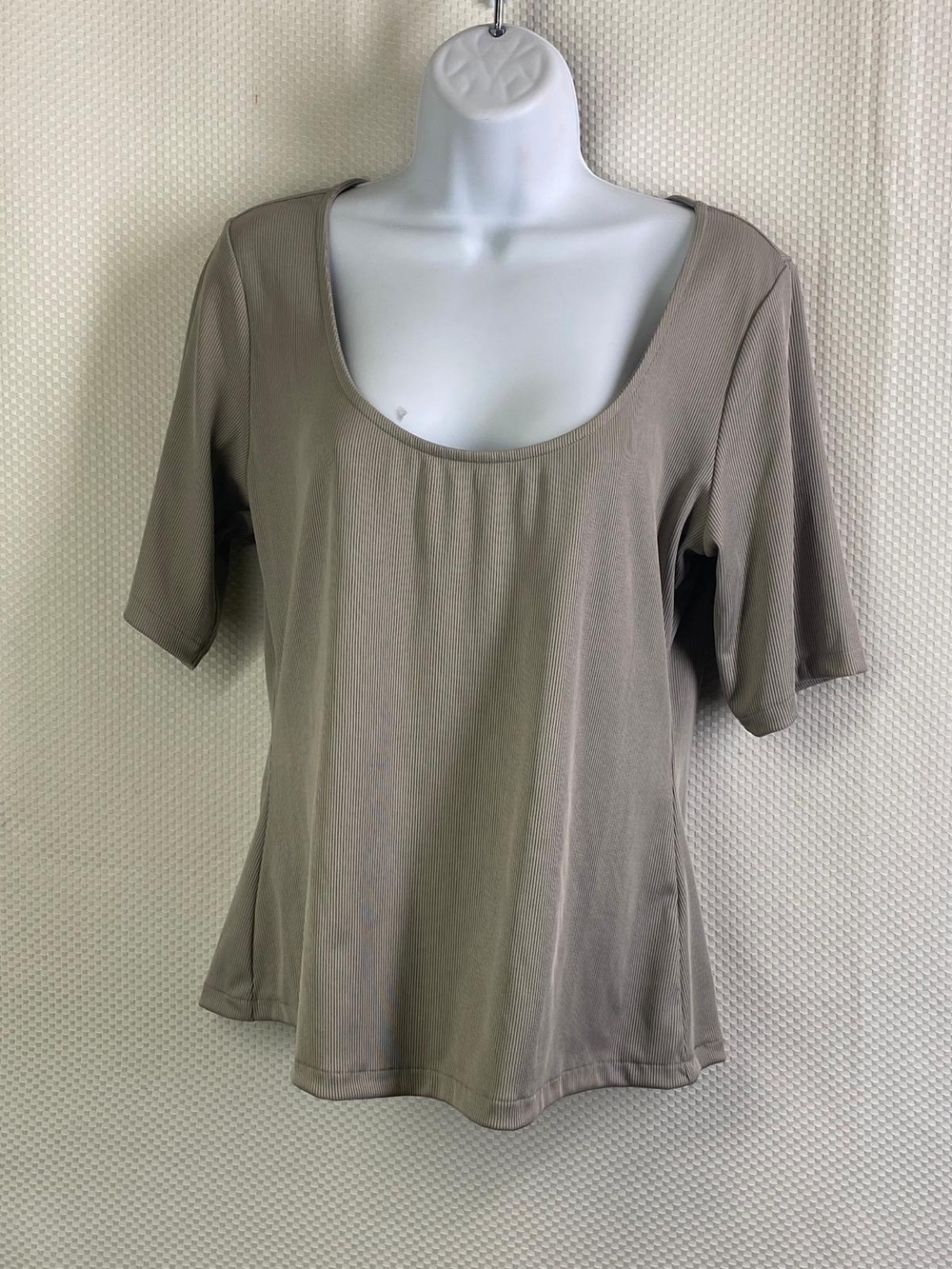 H&M Women's Size L Ribbed Scoop Neck Top Stretch Knit Short Sleeve Blouse Taupe